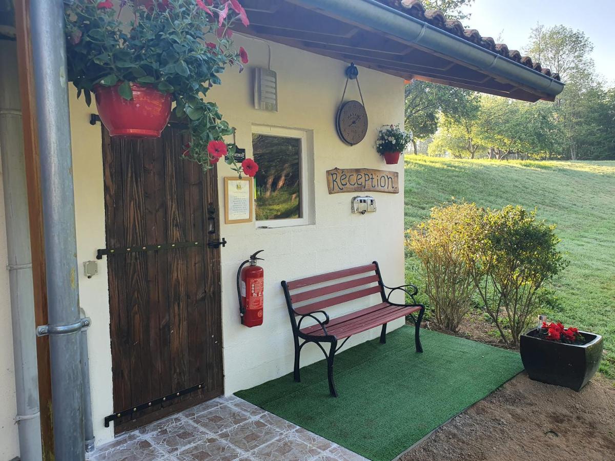Luxury Safari Tents At Moulin Du Pommier Glamping & Camping Saulgond Exterior photo